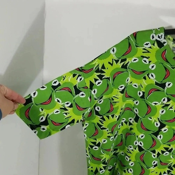 {LuLaRoe} X Disney "The Muppets" Kermit the Front Print Irma Tunic Top - Picture 6 of 10